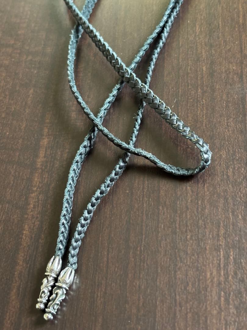 CHROME HEARTS／レザーブレイド スクロール ボロチップ 革紐