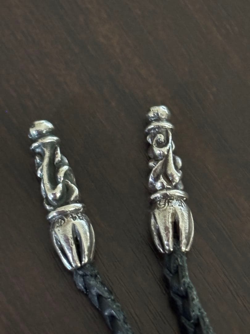 CHROME HEARTS／レザーブレイド スクロール ボロチップ 革紐