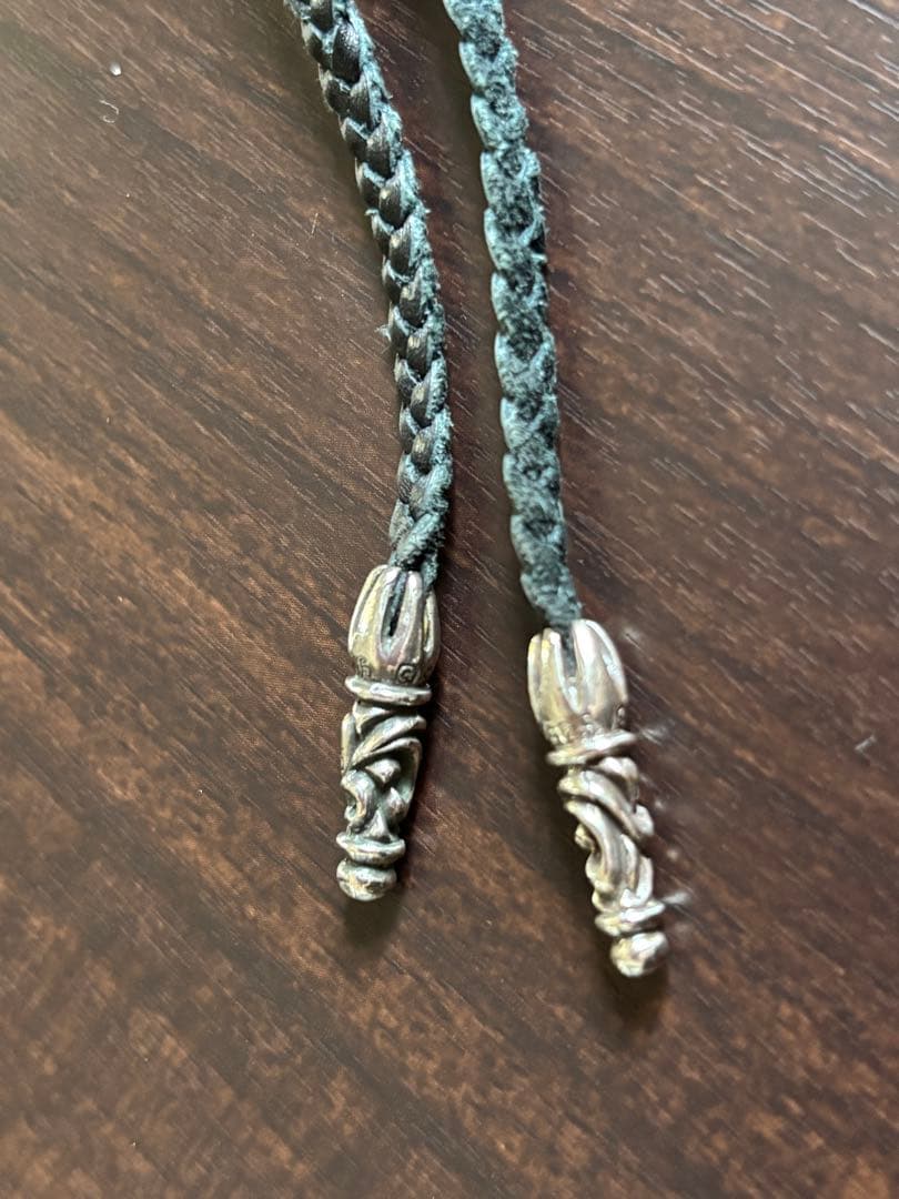 CHROME HEARTS／レザーブレイド スクロール ボロチップ 革紐