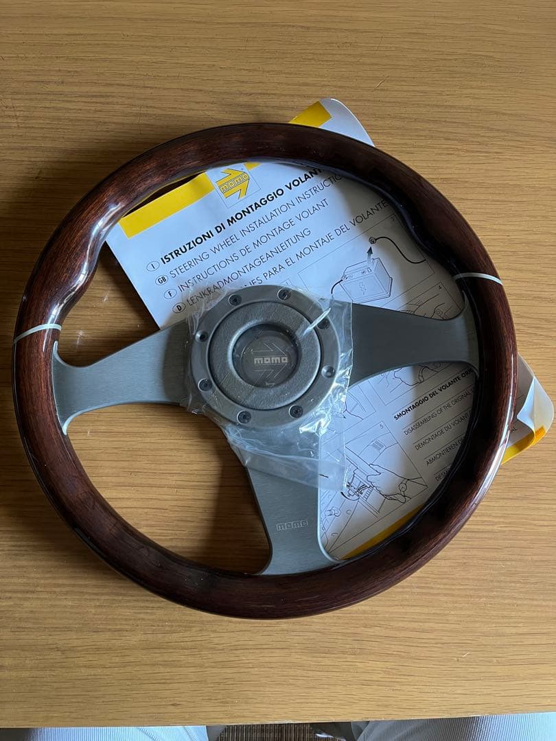momo ステアリングホイール ウッド