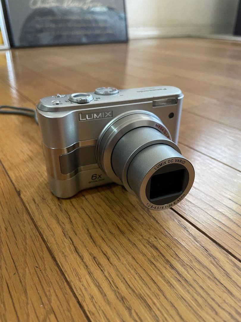 LUMIX DC VARIO 6倍ズームデジタルカメラ