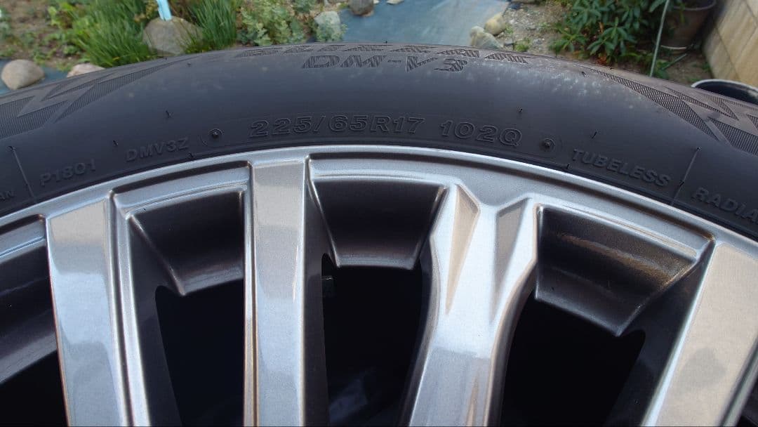 BLIZZAK　DM-V3　225/65R17　2024年　タイヤ4本ホイール付