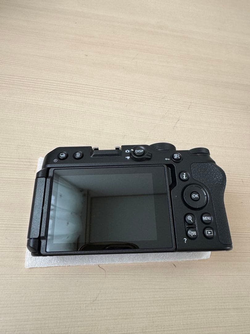 Nikon Z 30 ミラーレス一眼カメラ