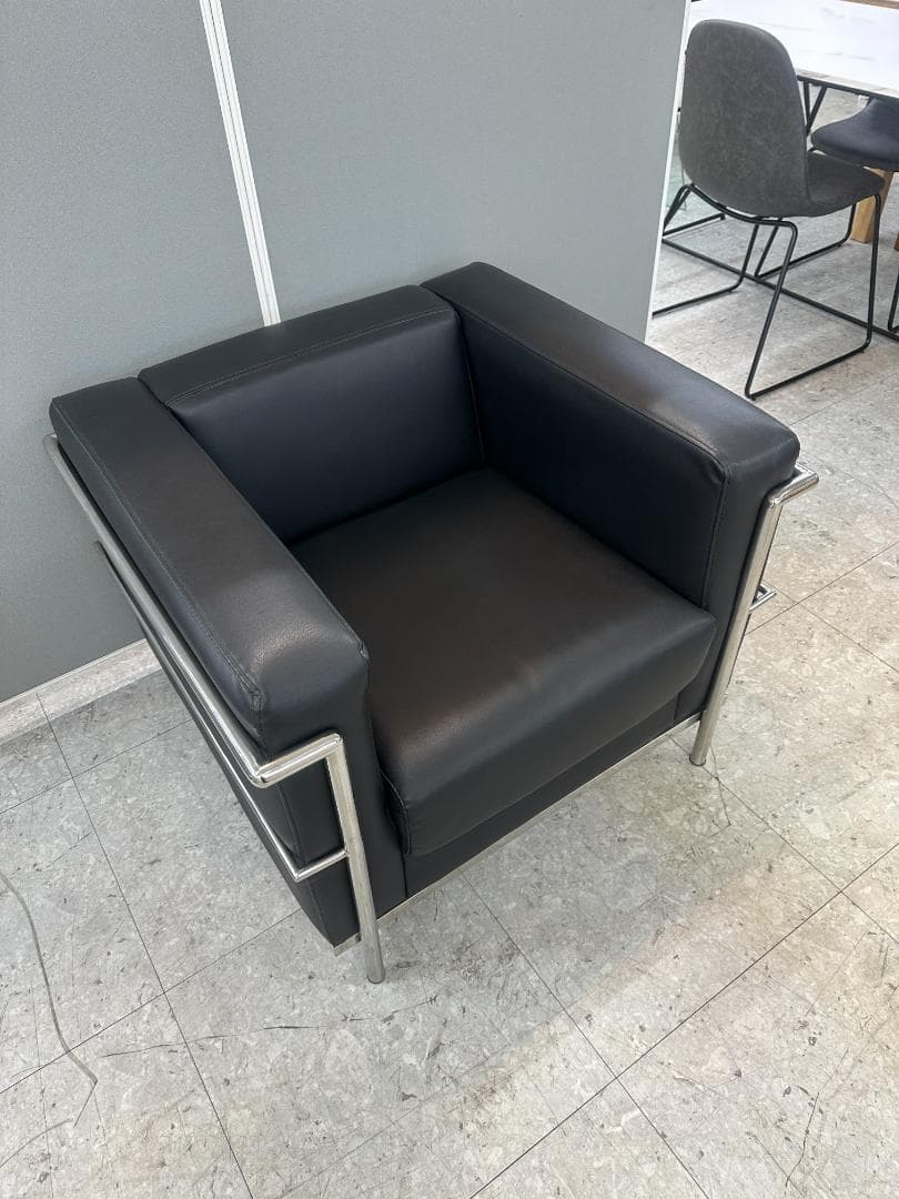 LC2　1人掛けソファ　チェア　ル・コルビジェ　リプロダクト　合革　ブラック