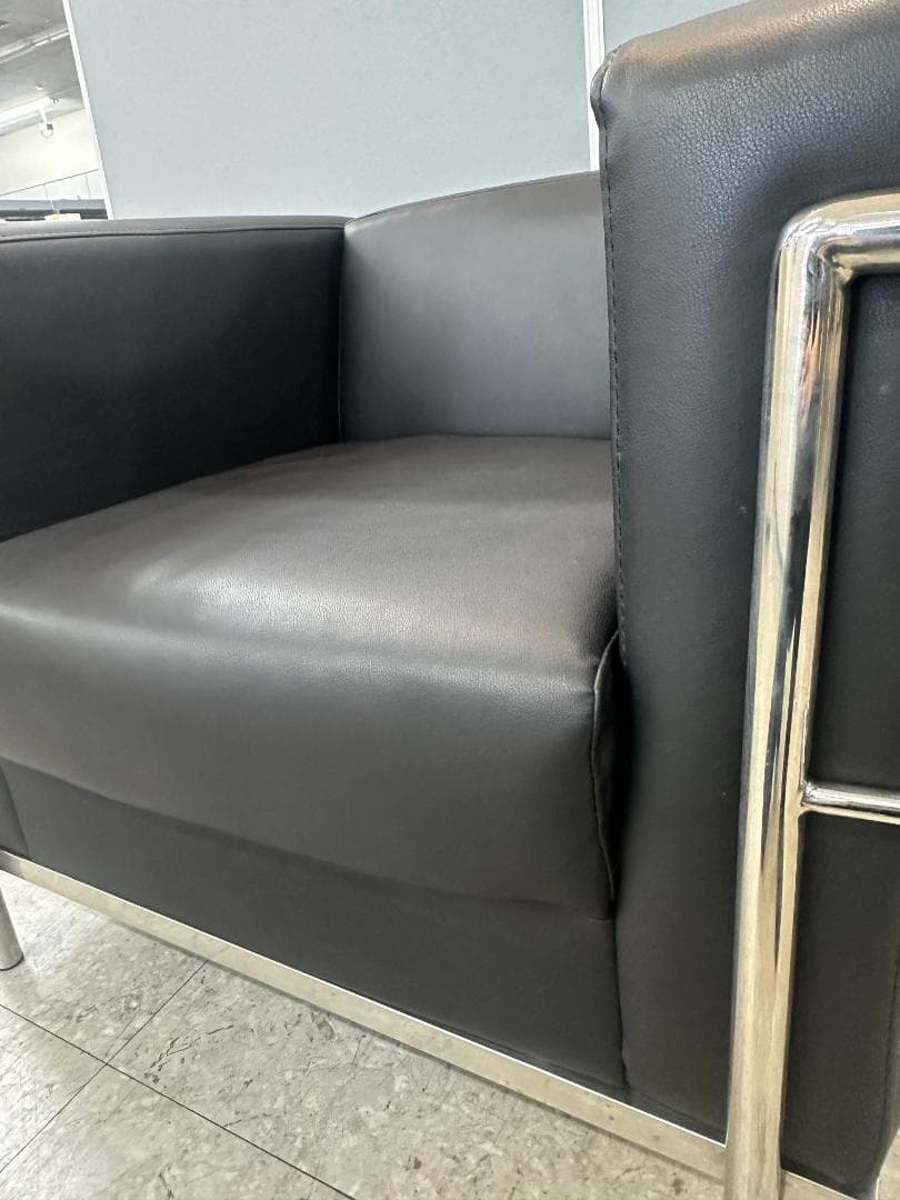 LC2　1人掛けソファ　チェア　ル・コルビジェ　リプロダクト　合革　ブラック