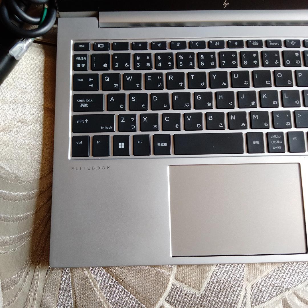 13インチ HP 830G9 12世代 i5 256G 16G FHD