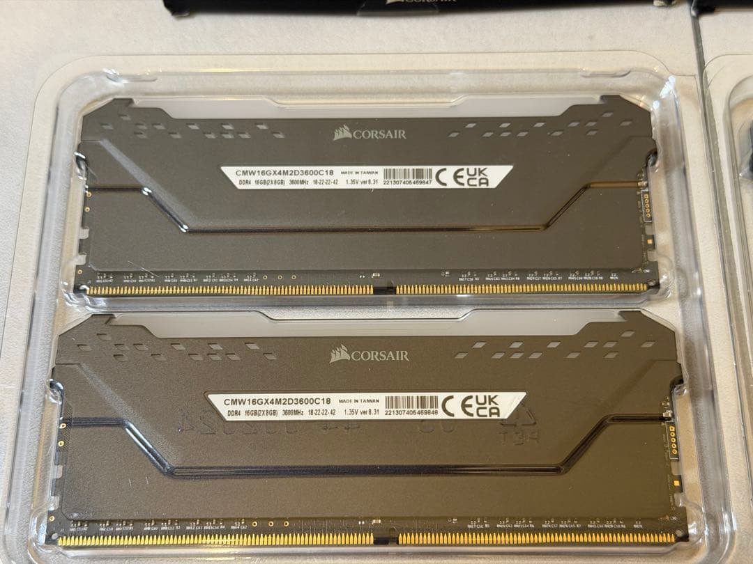 メモリー Corsair Vengeance RGB Pro 32GB DDR4 8*4