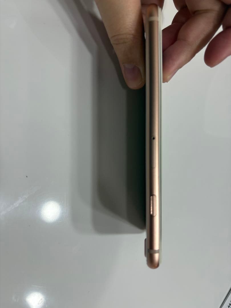 iPhone8 ゴールド バッテリー100% 外箱なし
