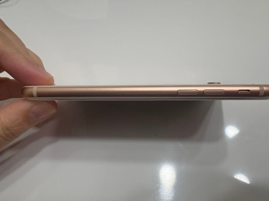 iPhone8 ゴールド バッテリー100% 外箱なし