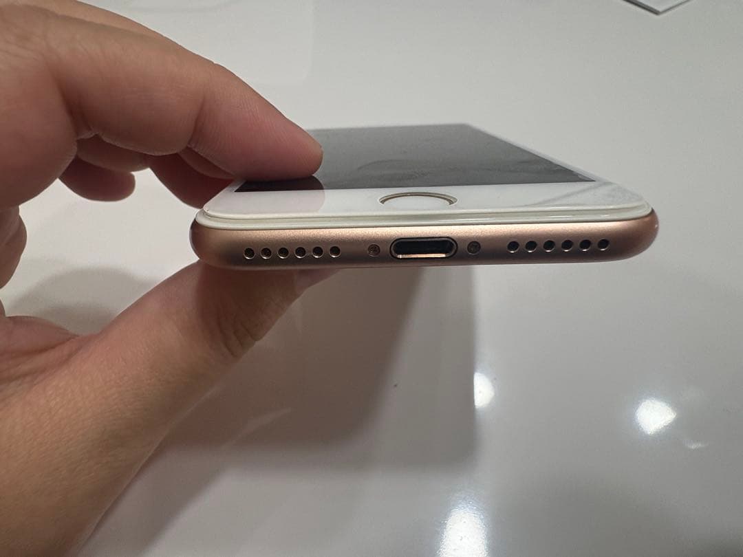 iPhone8 ゴールド バッテリー100% 外箱なし