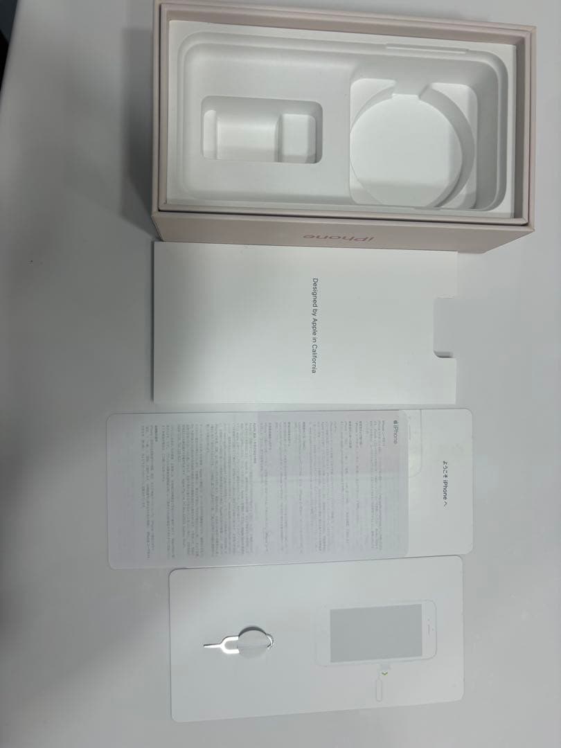 iPhone8 ゴールド バッテリー100% 外箱なし