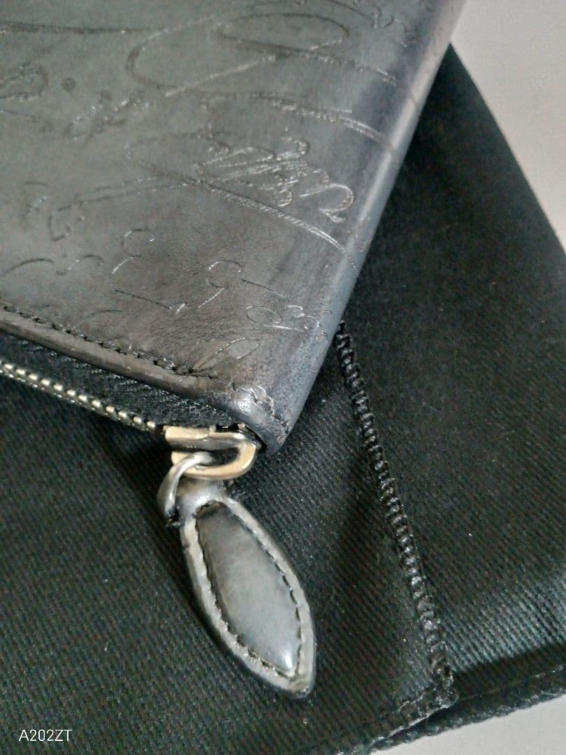 ベルルッティ ITAUBAカリグラフィラウンド ウォレットダブルスタンプ