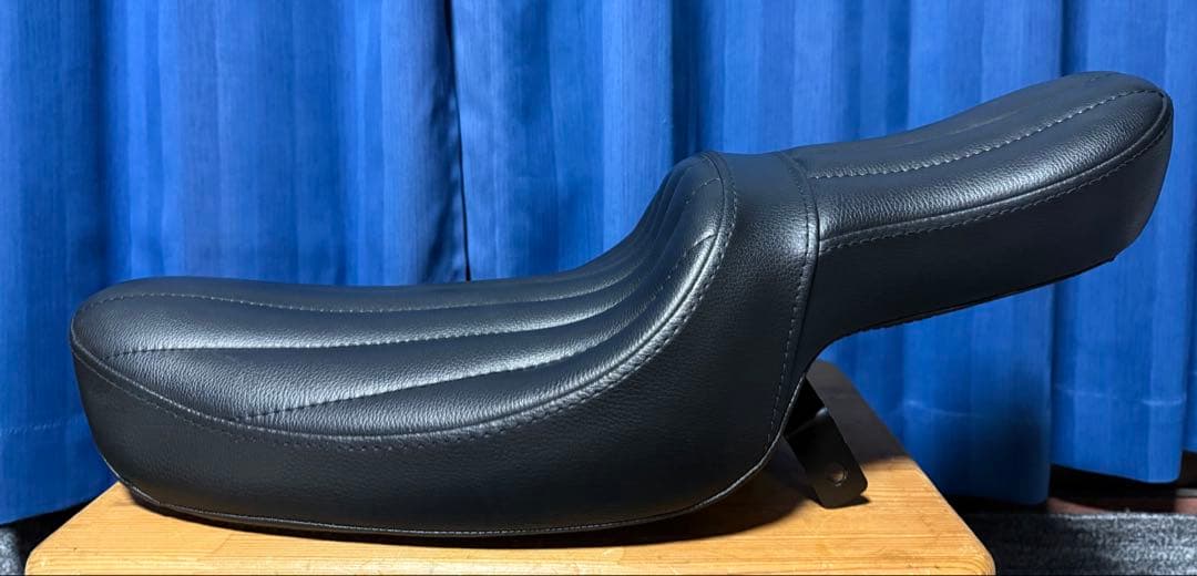 良品 カワサキ 250TR ガレージT&F バーチカルシート カスタムシート