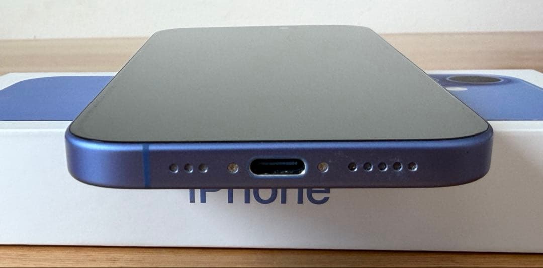 iPhone16本体　SIMフリー　128GB バッテリー96%