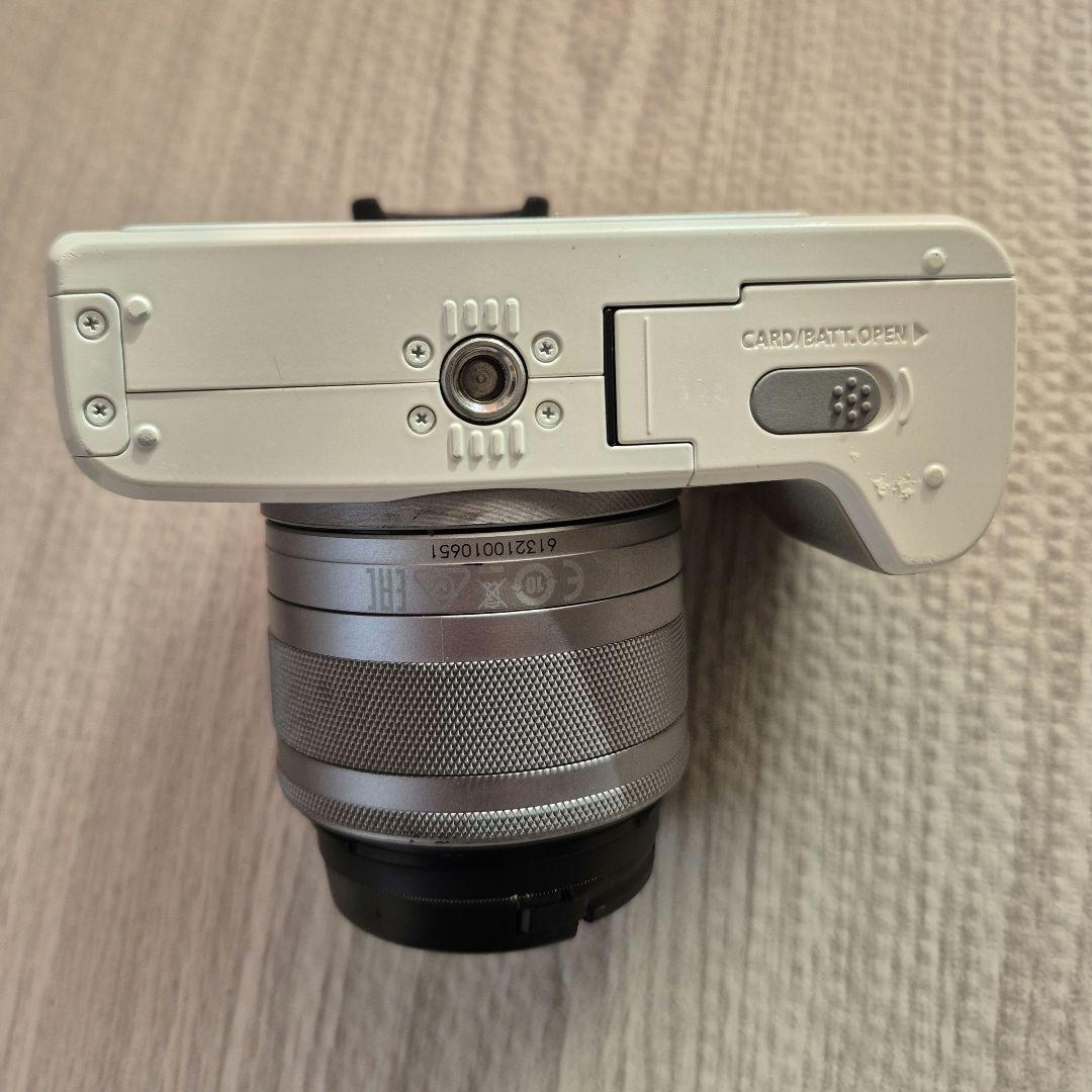 【動画撮影のみ可】Canon EOS Kiss M ホワイト 本体