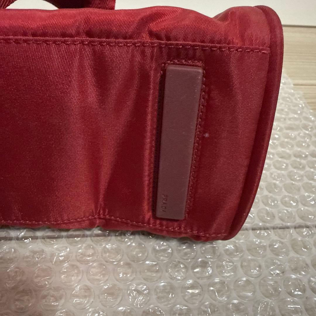ハンドバッグ　PRADA ナイロン　レッド