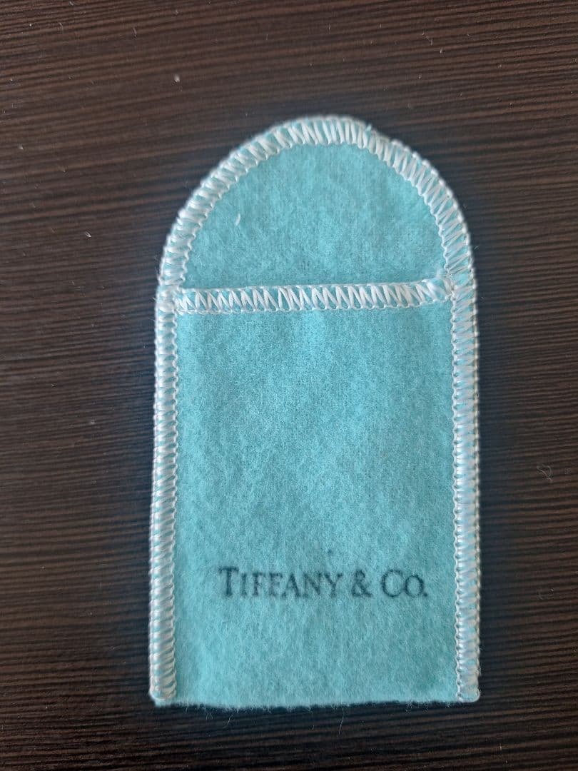 Tiffany & Co.の925シルバー製スクエアリング