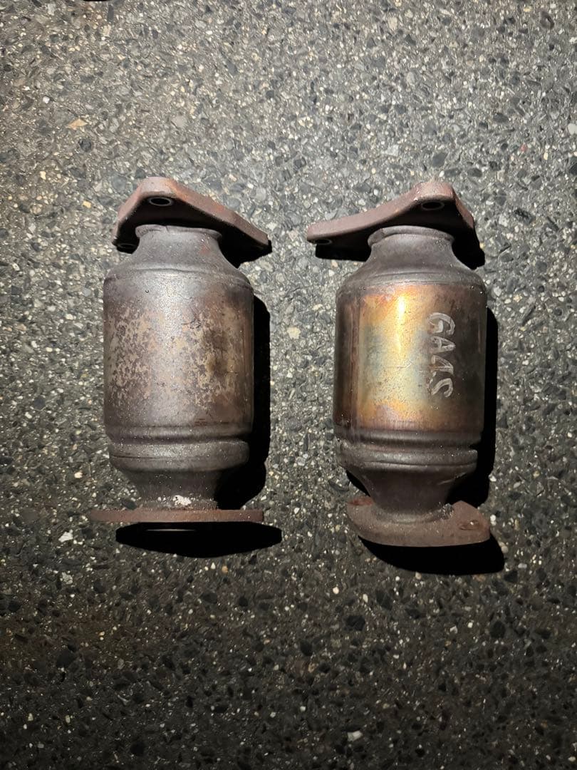 30セルシオ後期　触媒