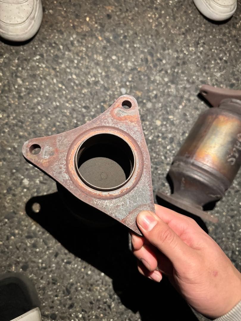 30セルシオ後期　触媒