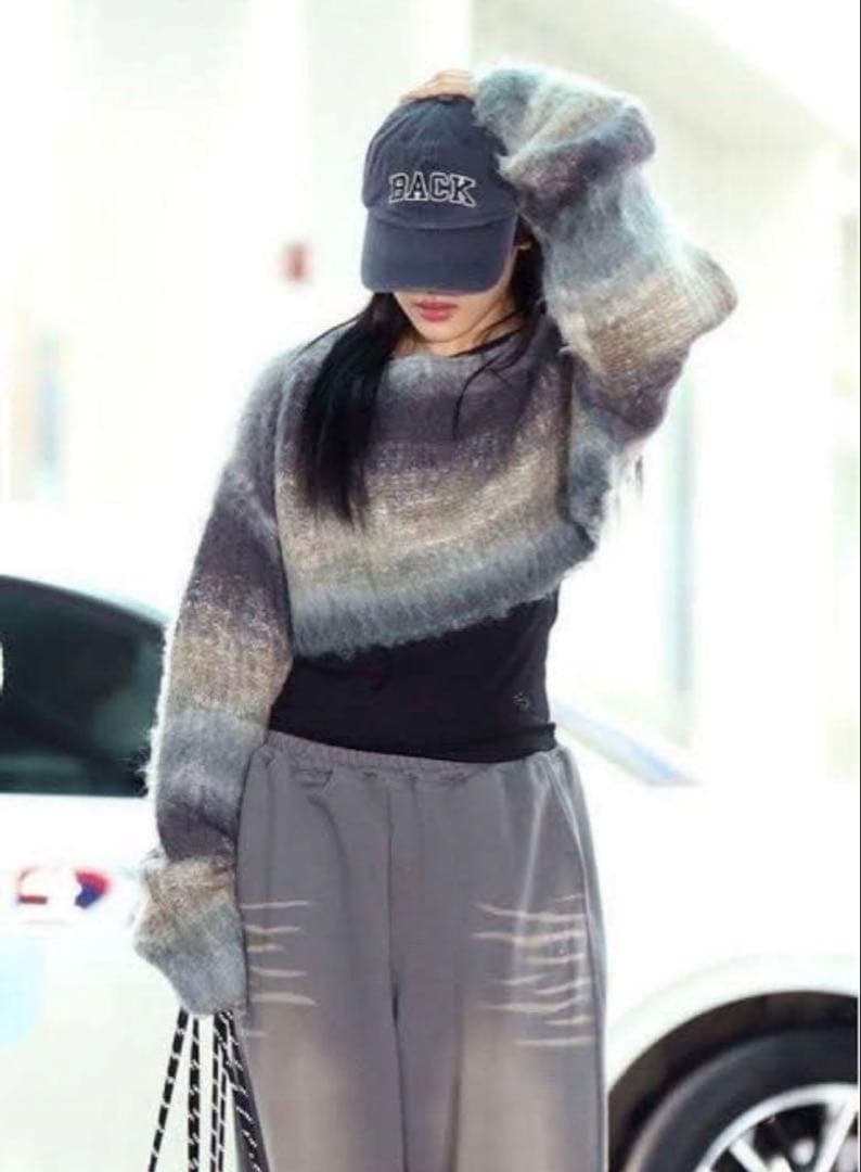 トップス PERVERZE Gradient Stripe Top and Scarf