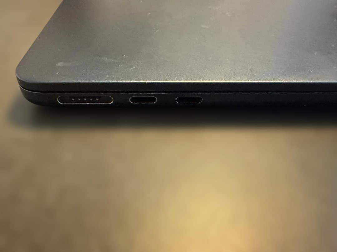 MacBookAir M2 13.6インチ8GB / 512GB ミッドナイト