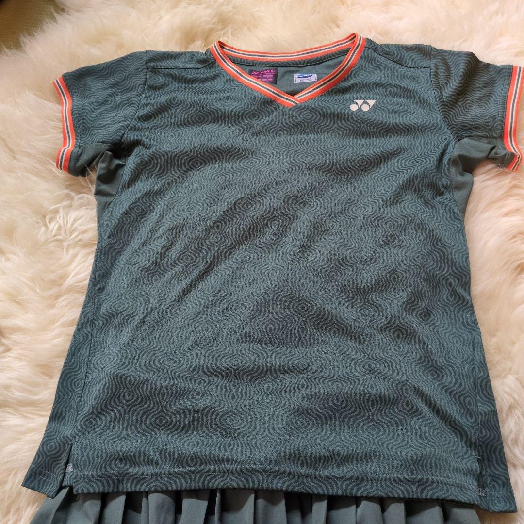 YONEXヨネックス　 レディーステニスウェア Vネックセット