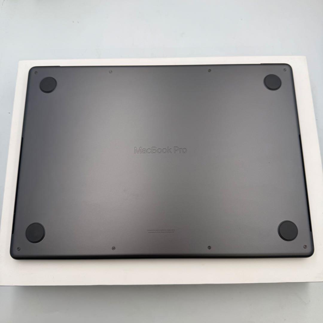 MacBook Pro M4 14インチ 2024 16GB / 512GB