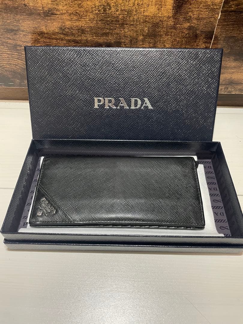 プラダ PRADA サフィアーノ トライアングルウォレット二つ折り長財布