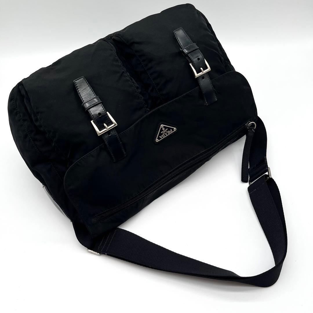 PRADA プラダ メッセンジャーバッグ ショルダーバック ナイロン三角ロゴ 黒