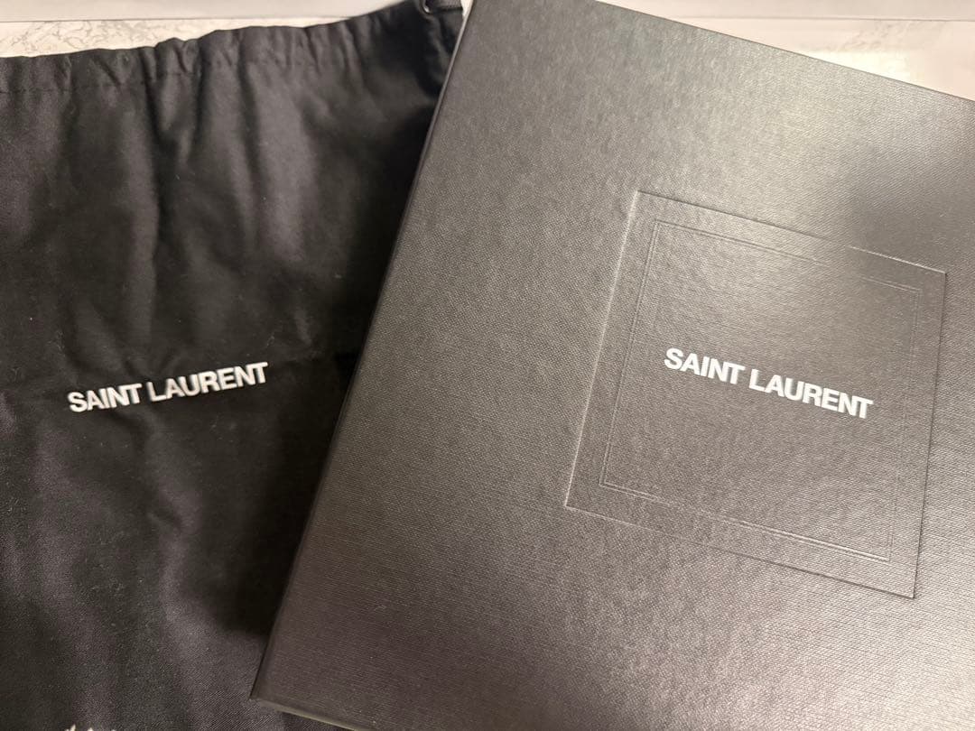 SAINT LAURENT (イヴサンローラン) ブラック レザー ベルト