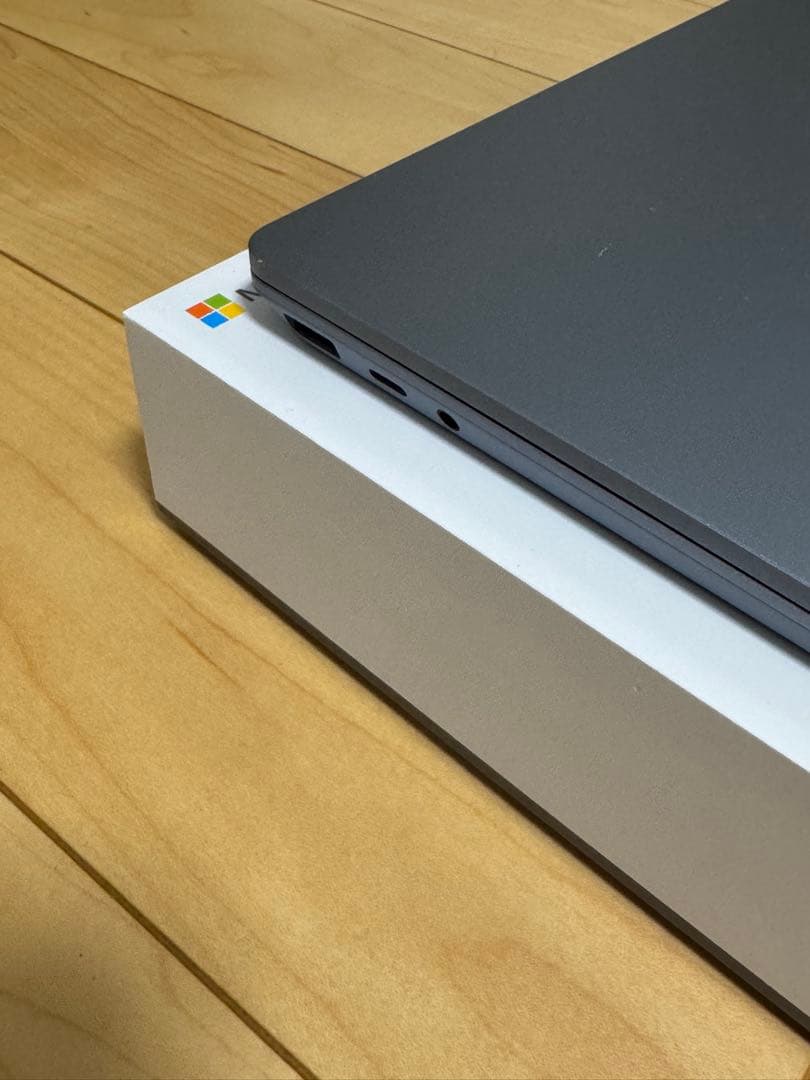 美品 Surface Laptop Go3 i5/16GB/512GB