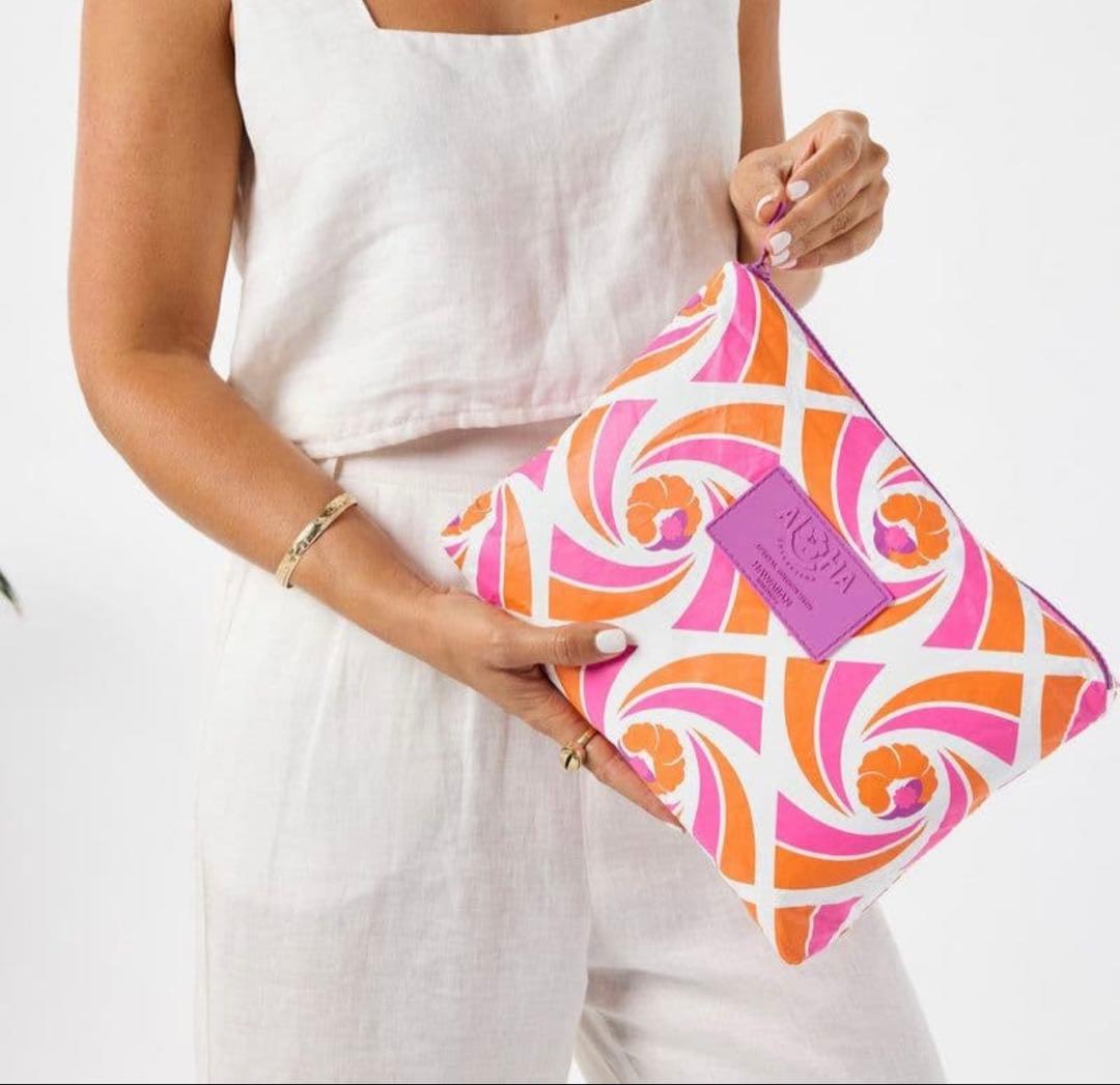 【完売品】ハワイアン航空コラボ × ALOHA COLLECTIONポーチ