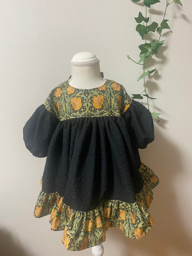 ハンドメイドフリルワンピース、ノースリーブワンピースつけ襟セットサイズ80.90