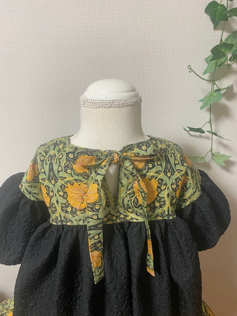 ハンドメイドフリルワンピース、ノースリーブワンピースつけ襟セットサイズ80.90