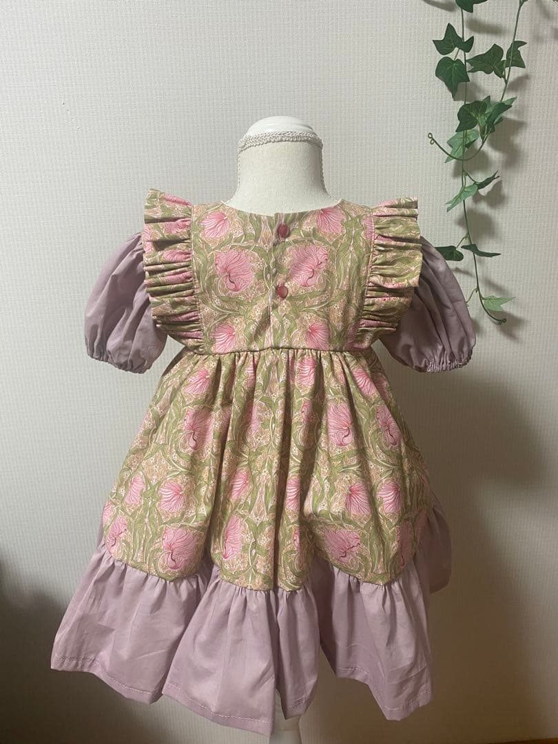 ハンドメイドフリルワンピース、ノースリーブワンピースつけ襟セットサイズ80.90