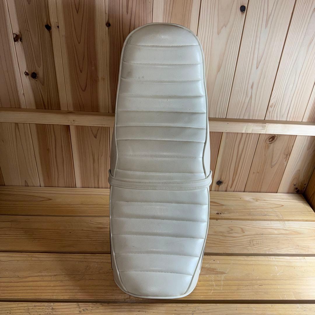 【希少当時物】 川口シート　gt380 サムアップ　鉄ベース　純正モール　①