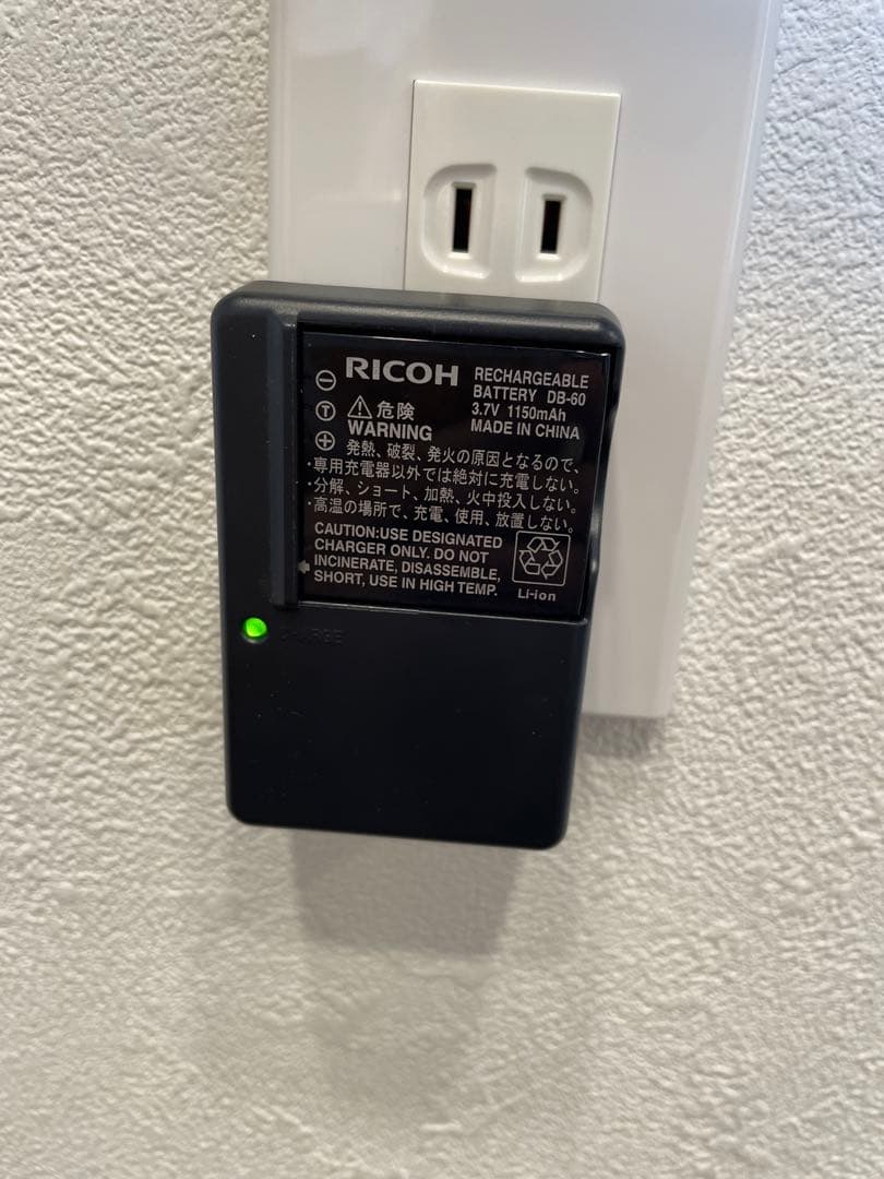 RICOH GR DIGITAL II コンパクトデジタルカメラと本のセット