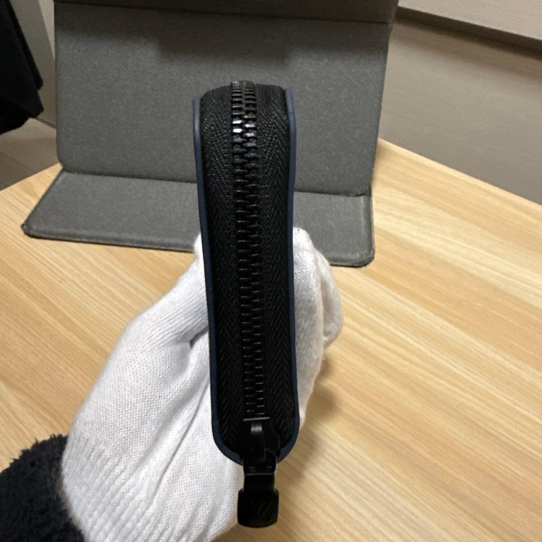 Louis Vuitton長財布ネイビー （ジッピーウォレット・ヴェルティカル）