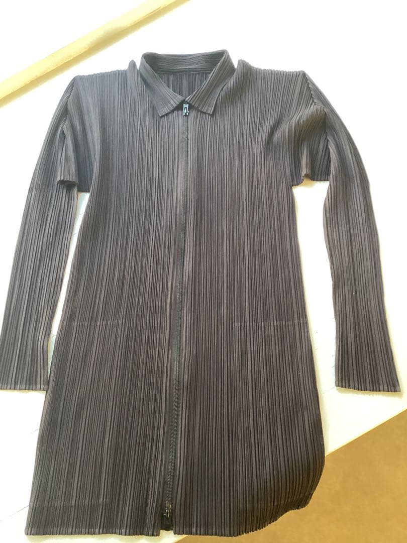 イッセイミヤケ　pleats please プリーツ加工