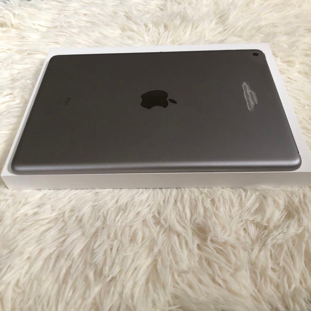 【10/4販売終了】iPad 第5世代 128GB 【すぐ発送】