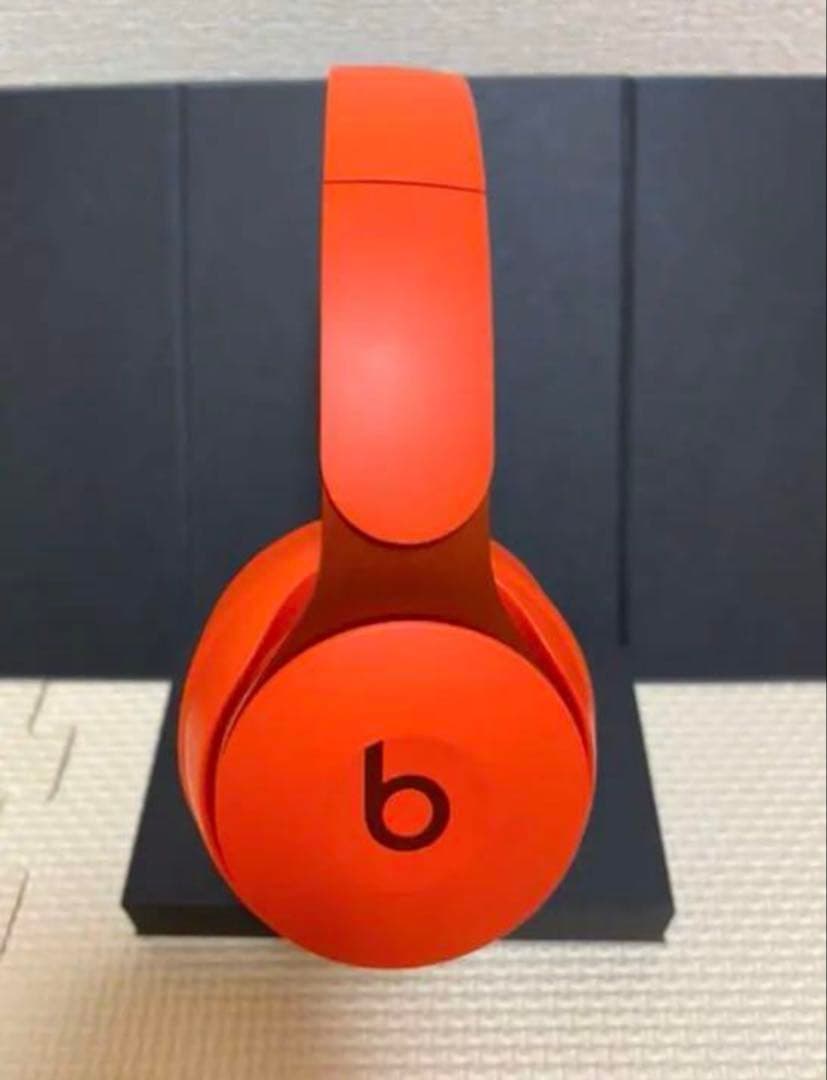 Beats Solo Pro ヘッドフォン　オレンジ