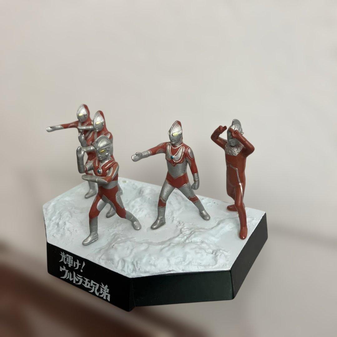 【ウルトラ怪獣戯画シリーズ 1/11迄最終価格】輝け！ウルトラ五兄弟 開封品