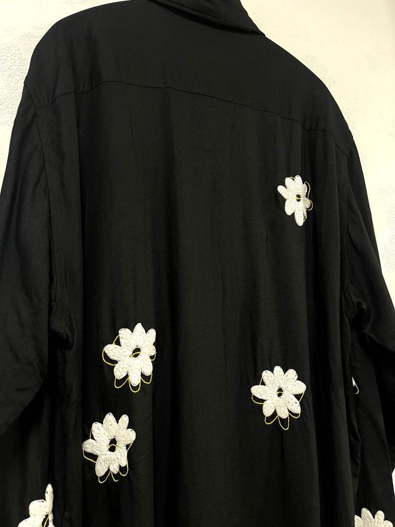 NOMA t.d. フローラルハンド　花柄刺繍 オーバーサイズシャツ　ブラウス