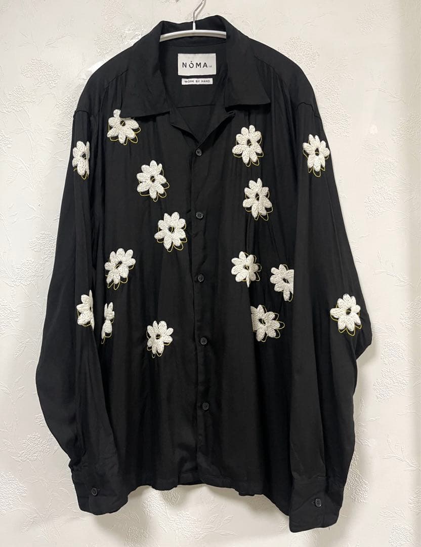 NOMA t.d. フローラルハンド　花柄刺繍 オーバーサイズシャツ　ブラウス