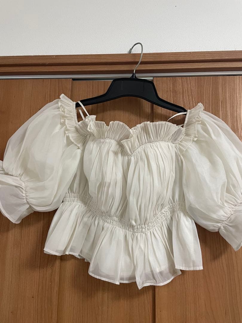 SNIDEL アイボリー ギャザーオフショルブラウス