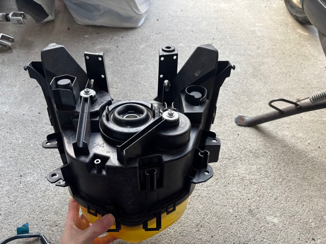 シグナスx4型　イエローヘッドライト、デイライト