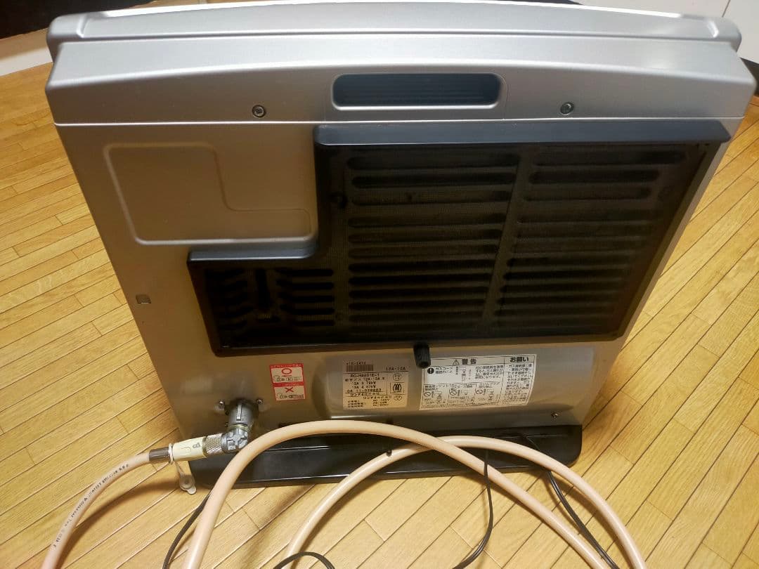 ガスファンヒーター シルバー デジタル表示