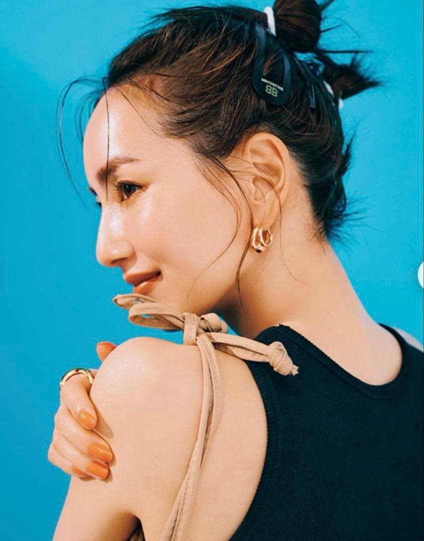 バレンシアガ　ヘアピン