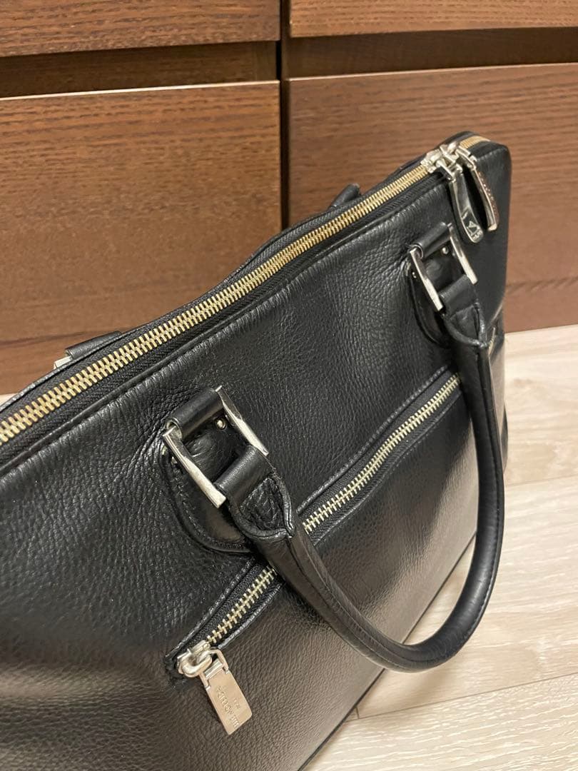 ペッレモルビダ Maiden Voyage シュリンクレザー ビジネスバッグ 黒