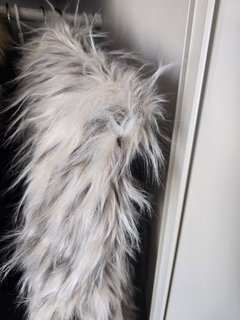 ホワイトファーショートジャケットXL2026 豪華目立ちます。短丈。